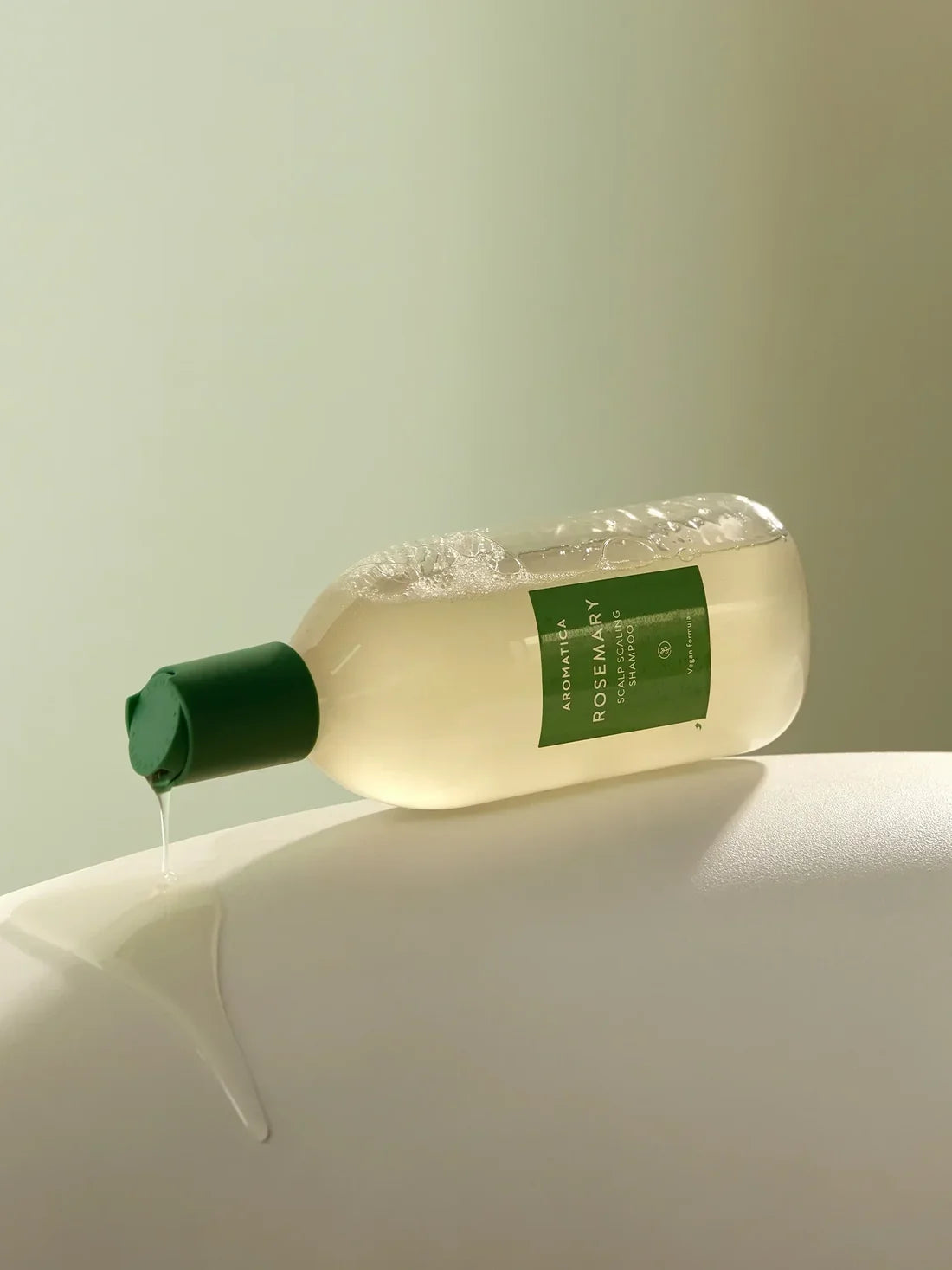 Rosemary Scalp Scaling Shampoo - valomasis šampūnas su rozmarinais, 400ml