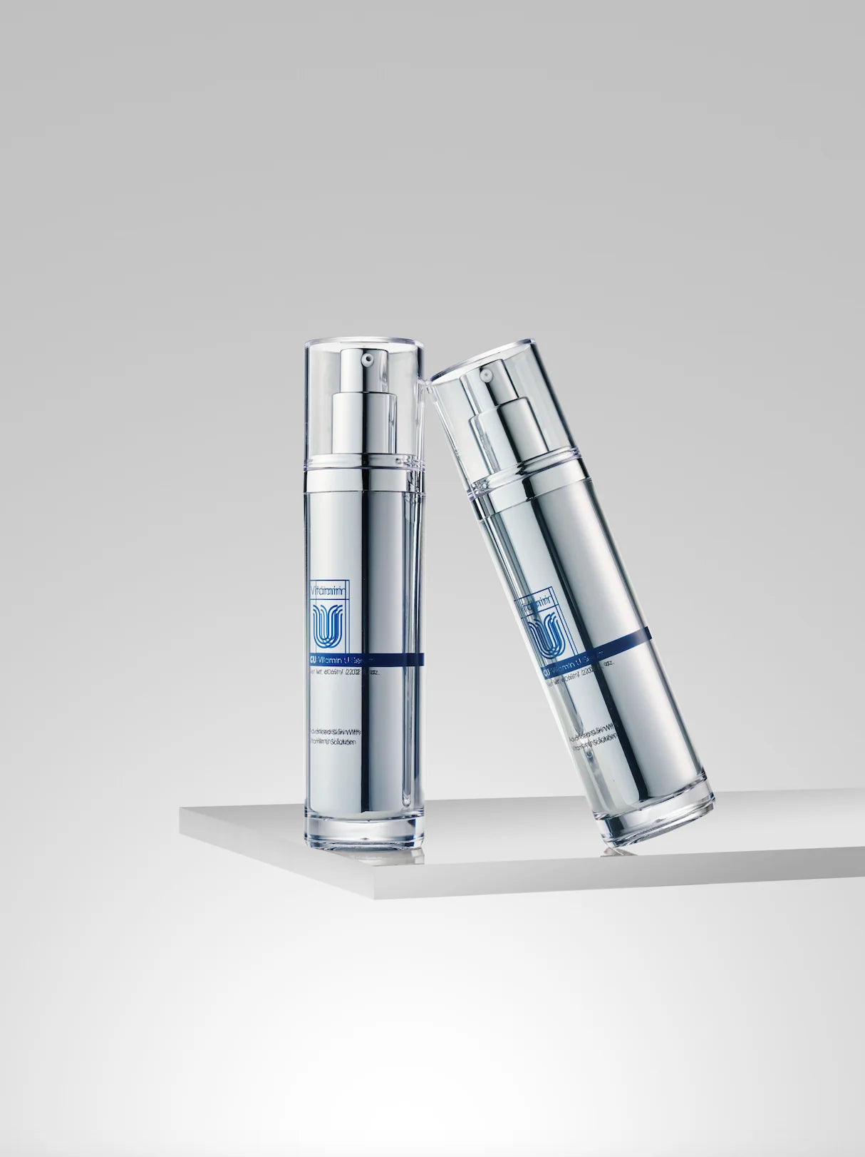 Skaistinantis drėkinamasis veido serumas su vitaminu U, 60 ml